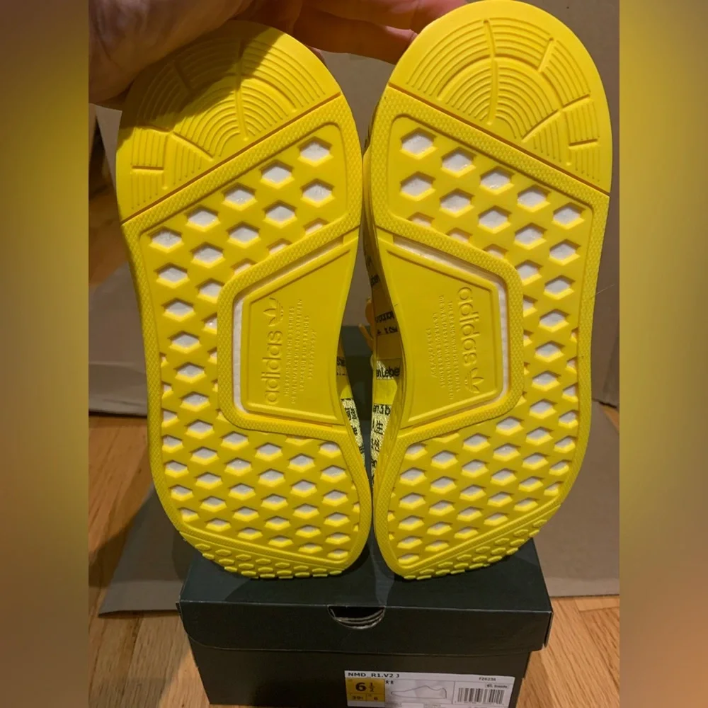 Adidas NMD_R1 V2 SZ 6.5 - Picture 3 of 10